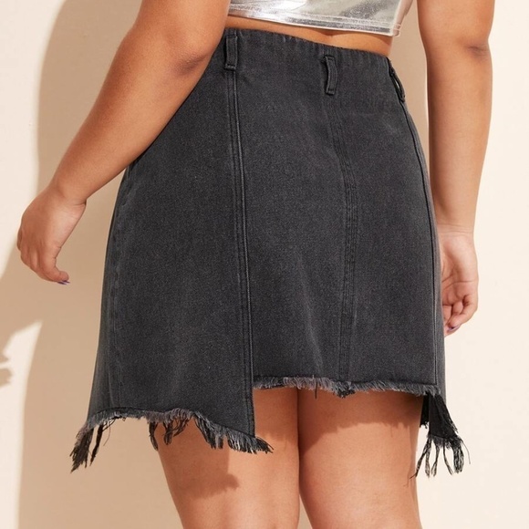 Shein Asymmetrical Raw Hem Zip Up Denim Skirt - Picture 2 of 6